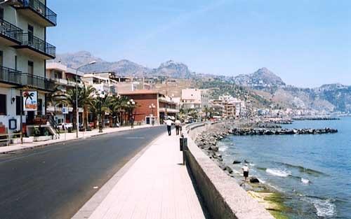 B&B A Casa Di Amici Giardini Naxos Luaran gambar