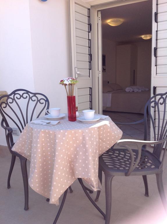 B&B A Casa Di Amici Giardini Naxos Luaran gambar