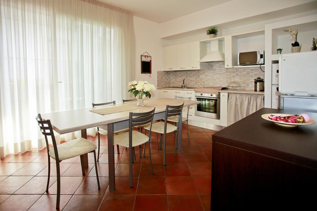 B&B A Casa Di Amici Giardini Naxos Luaran gambar