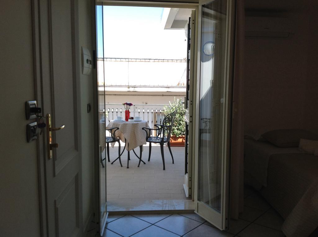 B&B A Casa Di Amici Giardini Naxos Luaran gambar