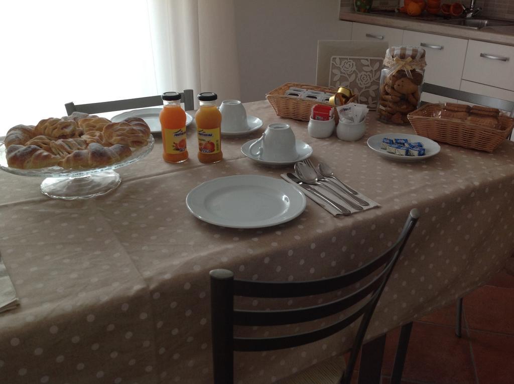 B&B A Casa Di Amici Giardini Naxos Luaran gambar