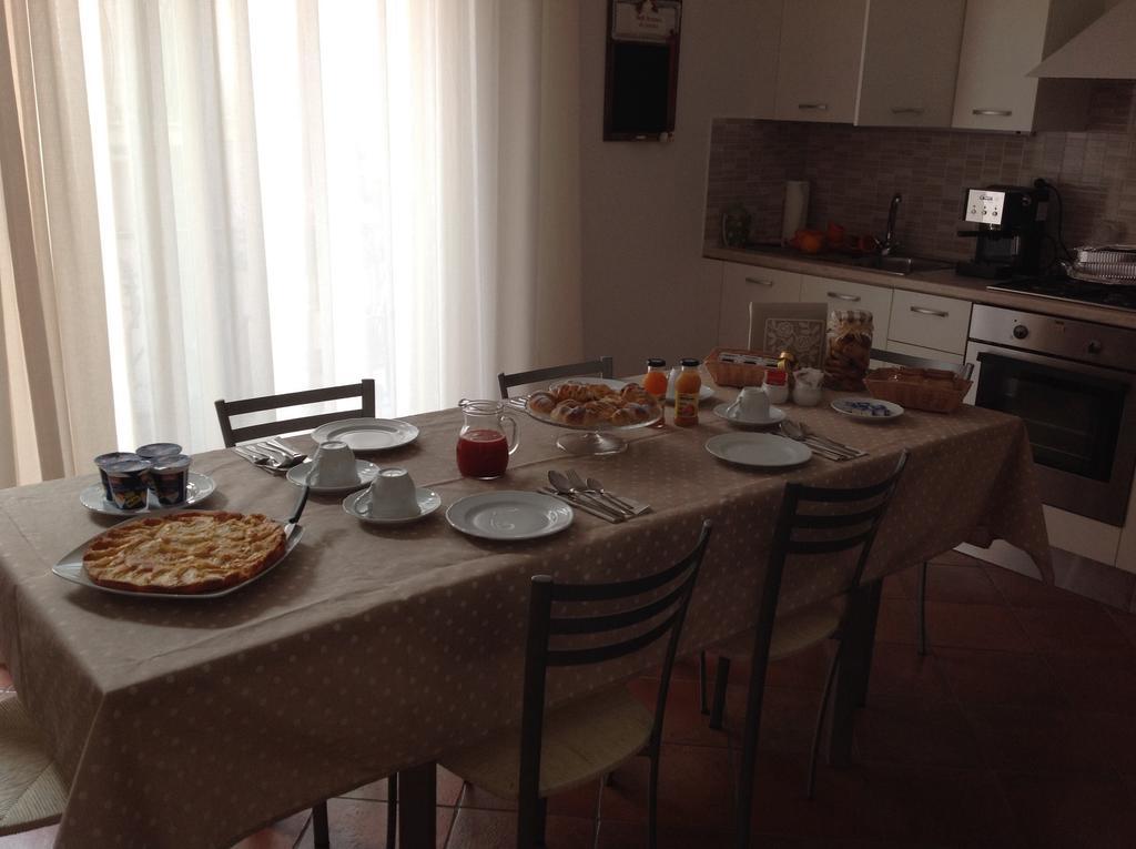 B&B A Casa Di Amici Giardini Naxos Luaran gambar