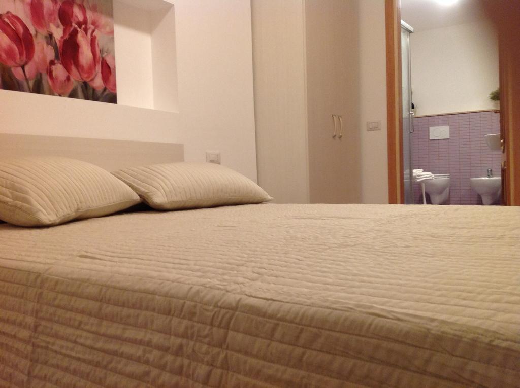 B&B A Casa Di Amici Giardini Naxos Bilik gambar