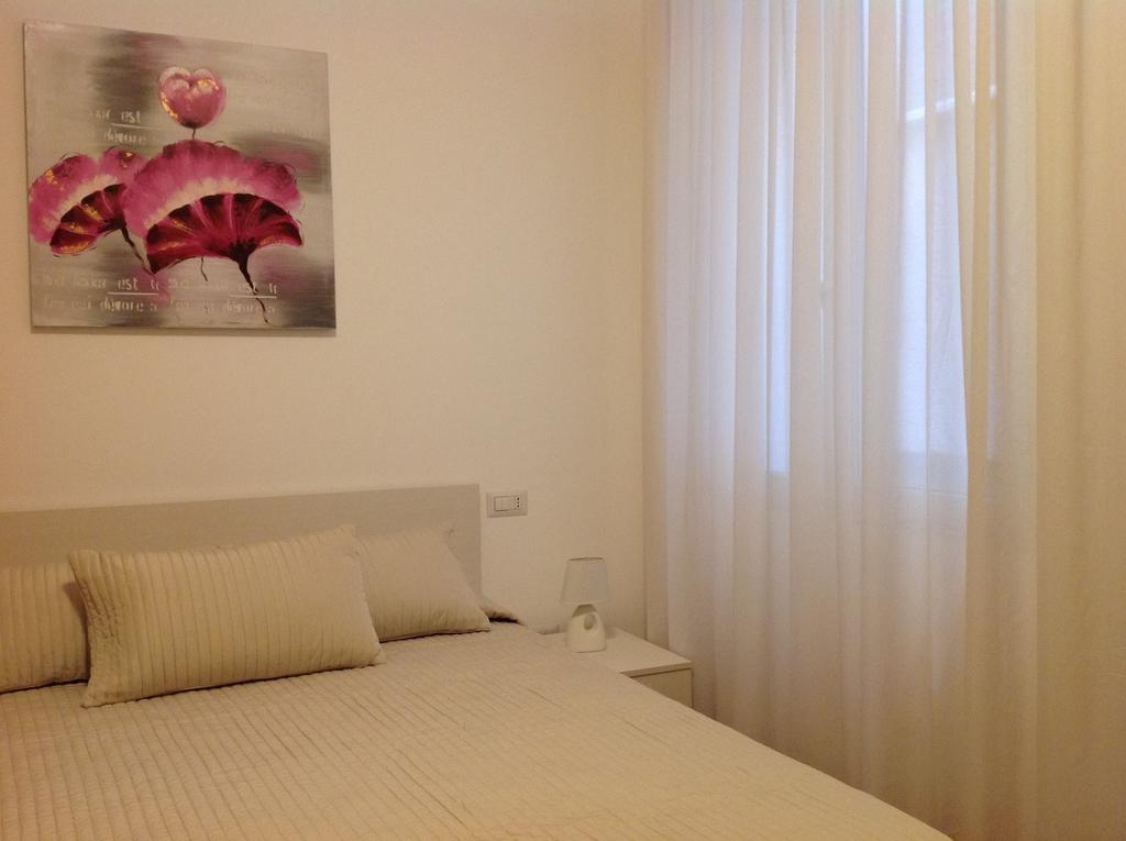 B&B A Casa Di Amici Giardini Naxos Bilik gambar