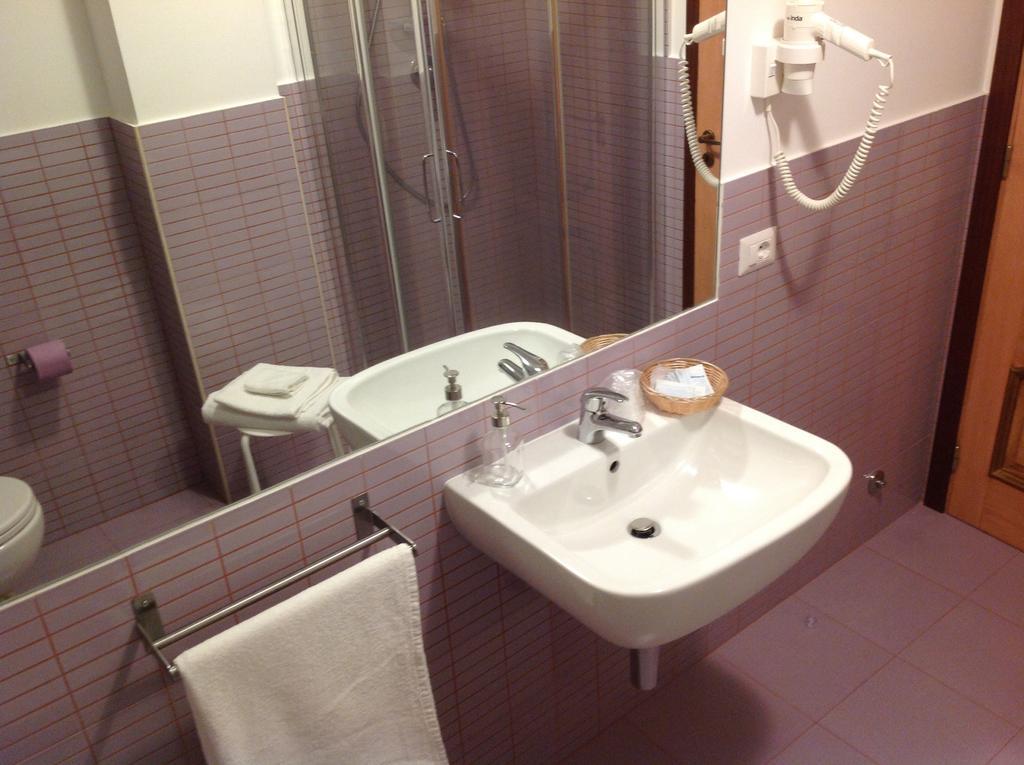 B&B A Casa Di Amici Giardini Naxos Luaran gambar